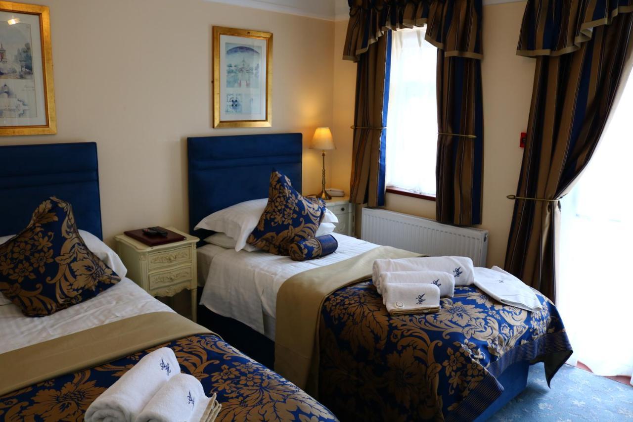 Abbington Hotel Стивънидж Екстериор снимка